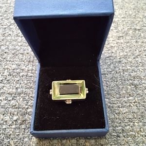 Elegant Silver and Yellow Gemstone Ring